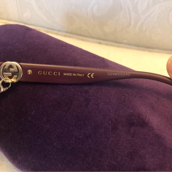 $650 Gucci new style sunglasses with detachable chain new in case - Picture 11 of 12